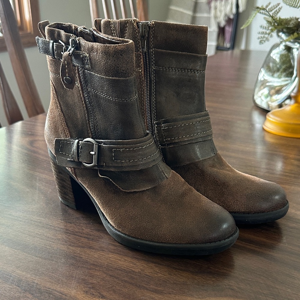 EARTH - Montana Sandstone Leather Ankle Boot - NWOT - size 7